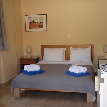 Mema'S Apartment Agia Efimia Luaran gambar