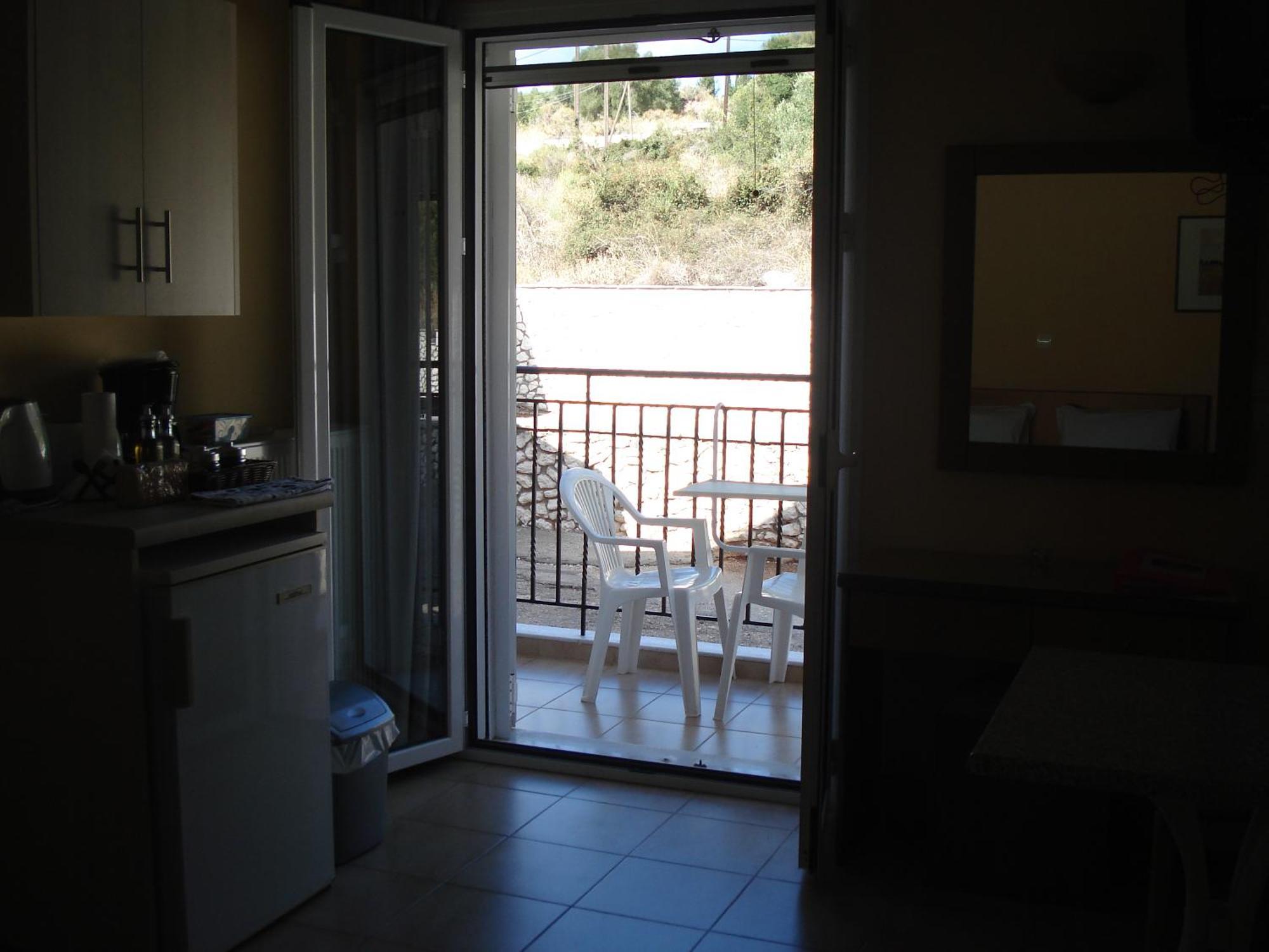 Mema'S Apartment Agia Efimia Bilik gambar