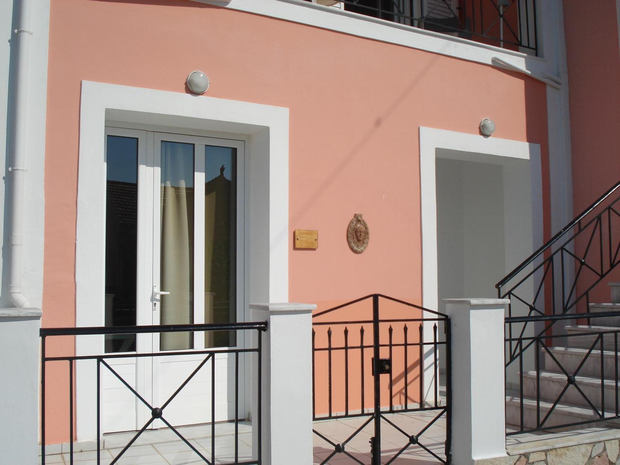 Mema'S Apartment Agia Efimia Luaran gambar