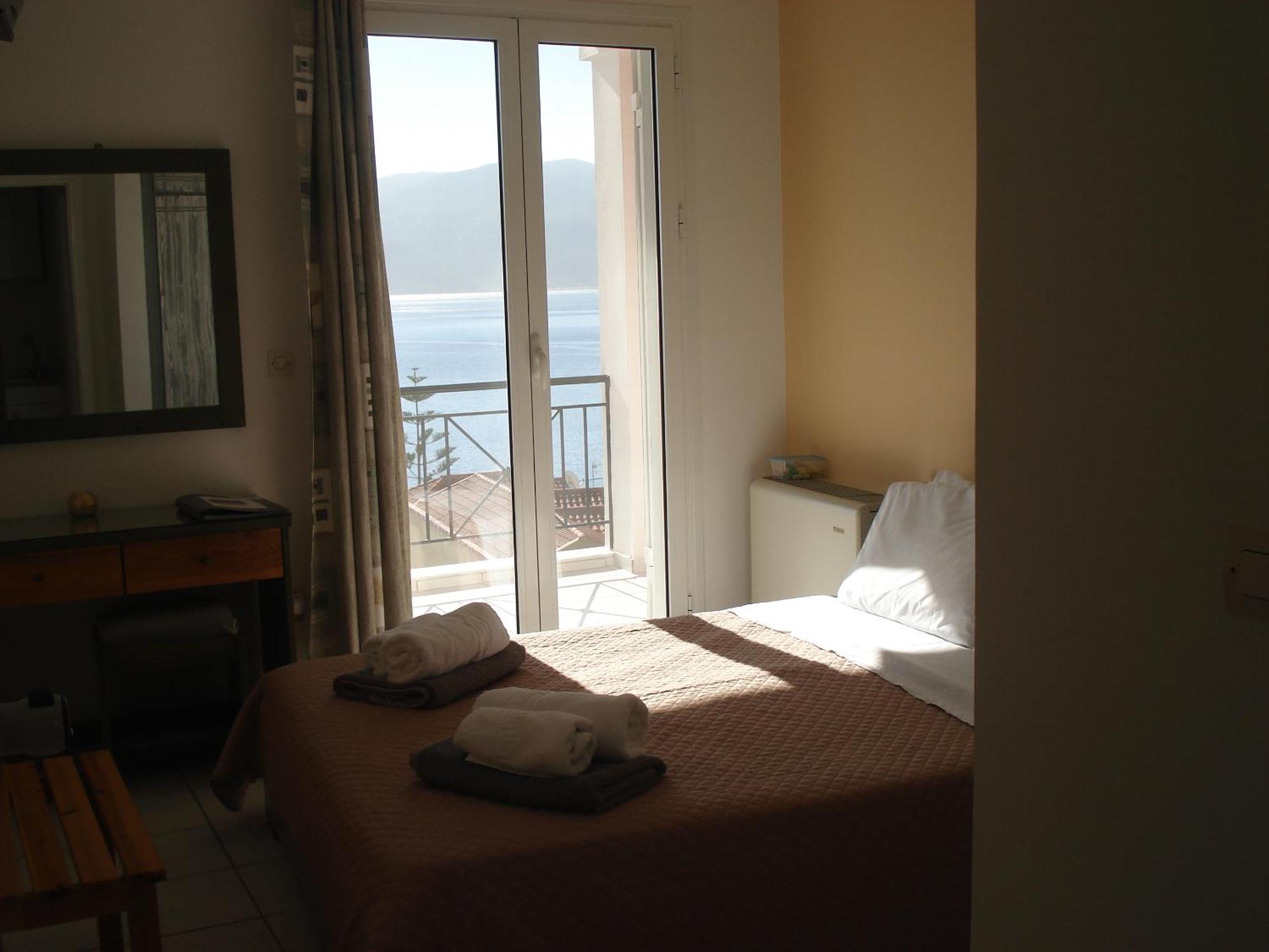 Mema'S Apartment Agia Efimia Bilik gambar