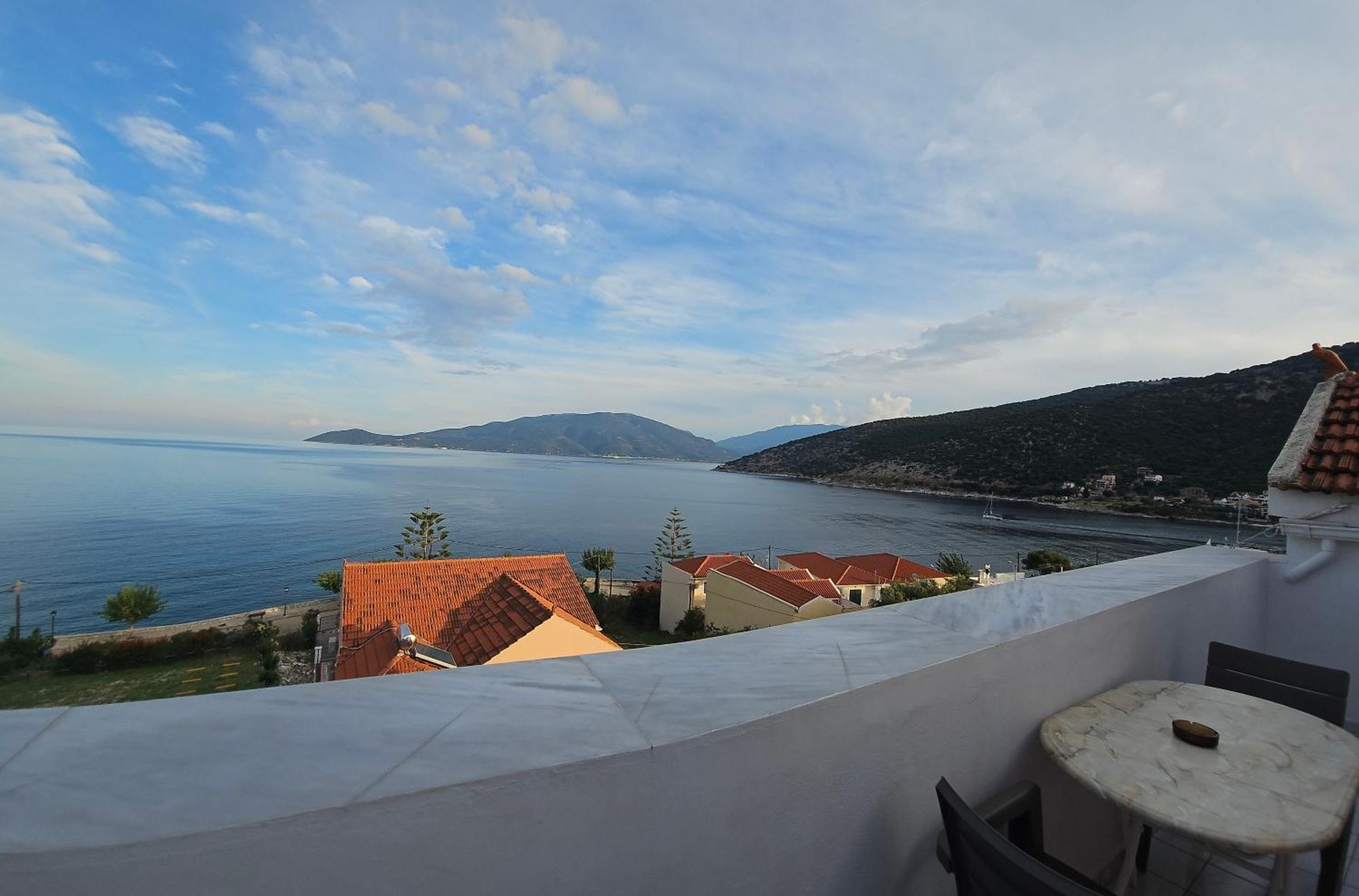 Mema'S Apartment Agia Efimia Bilik gambar