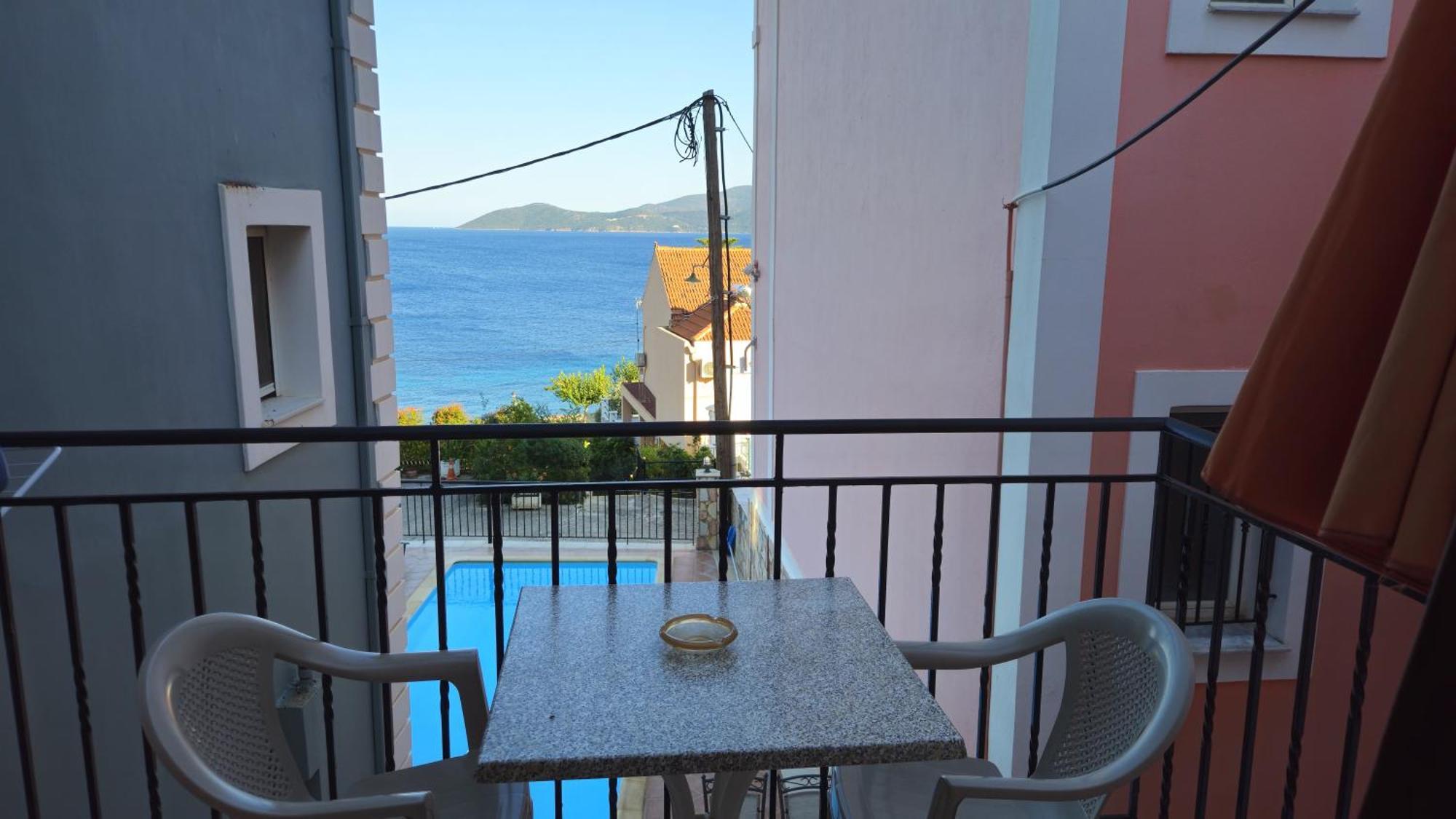 Mema'S Apartment Agia Efimia Bilik gambar