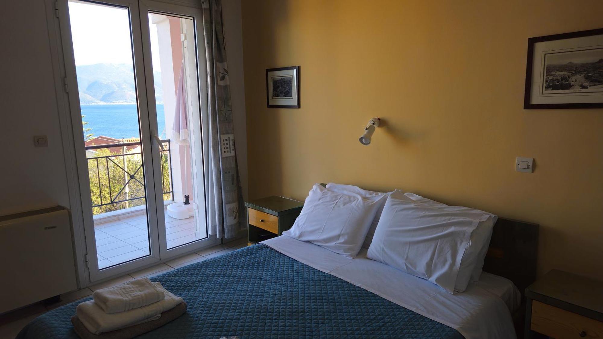 Mema'S Apartment Agia Efimia Bilik gambar
