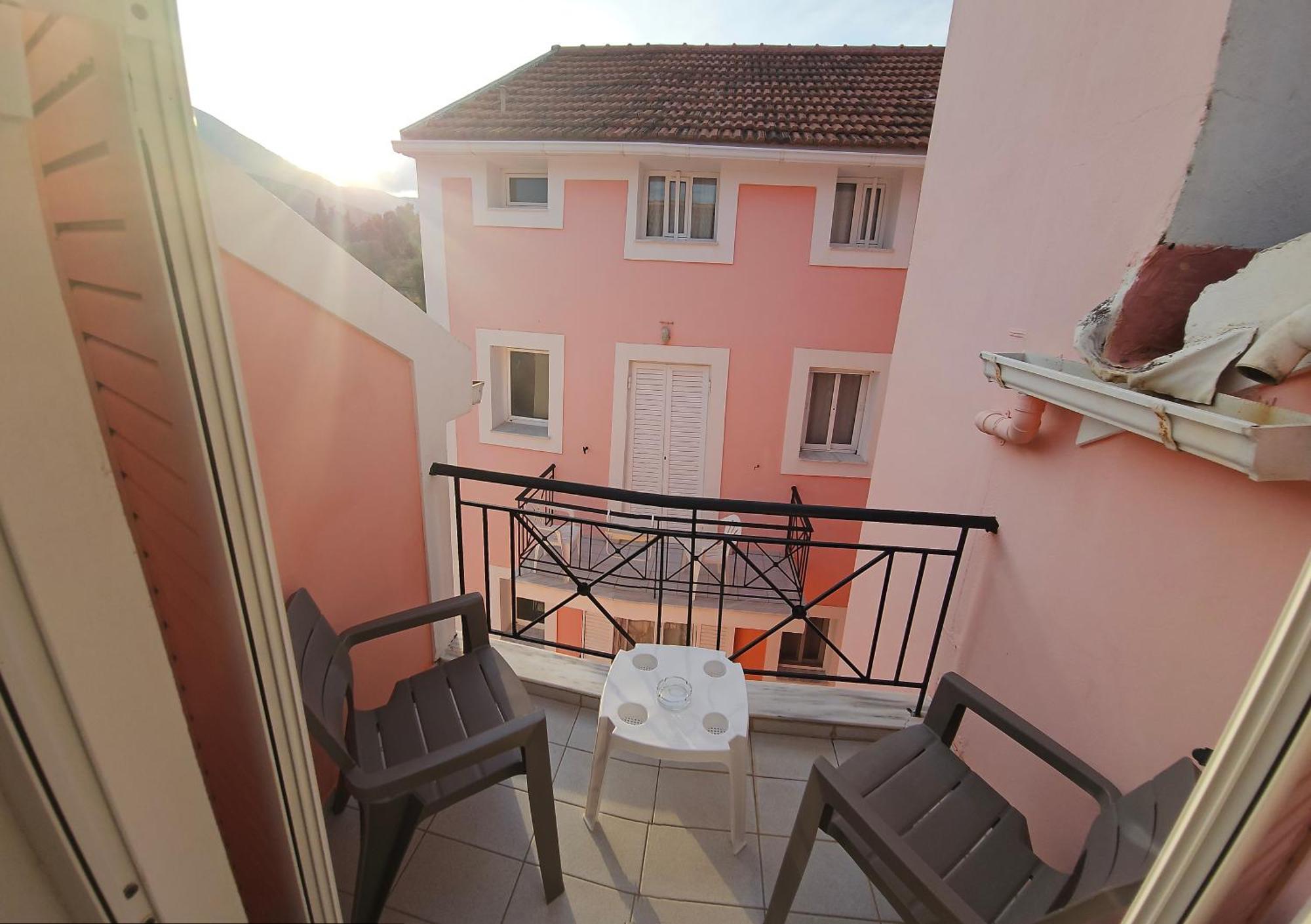 Mema'S Apartment Agia Efimia Bilik gambar