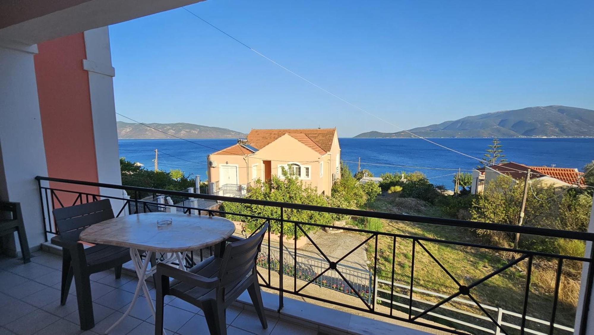 Mema'S Apartment Agia Efimia Bilik gambar