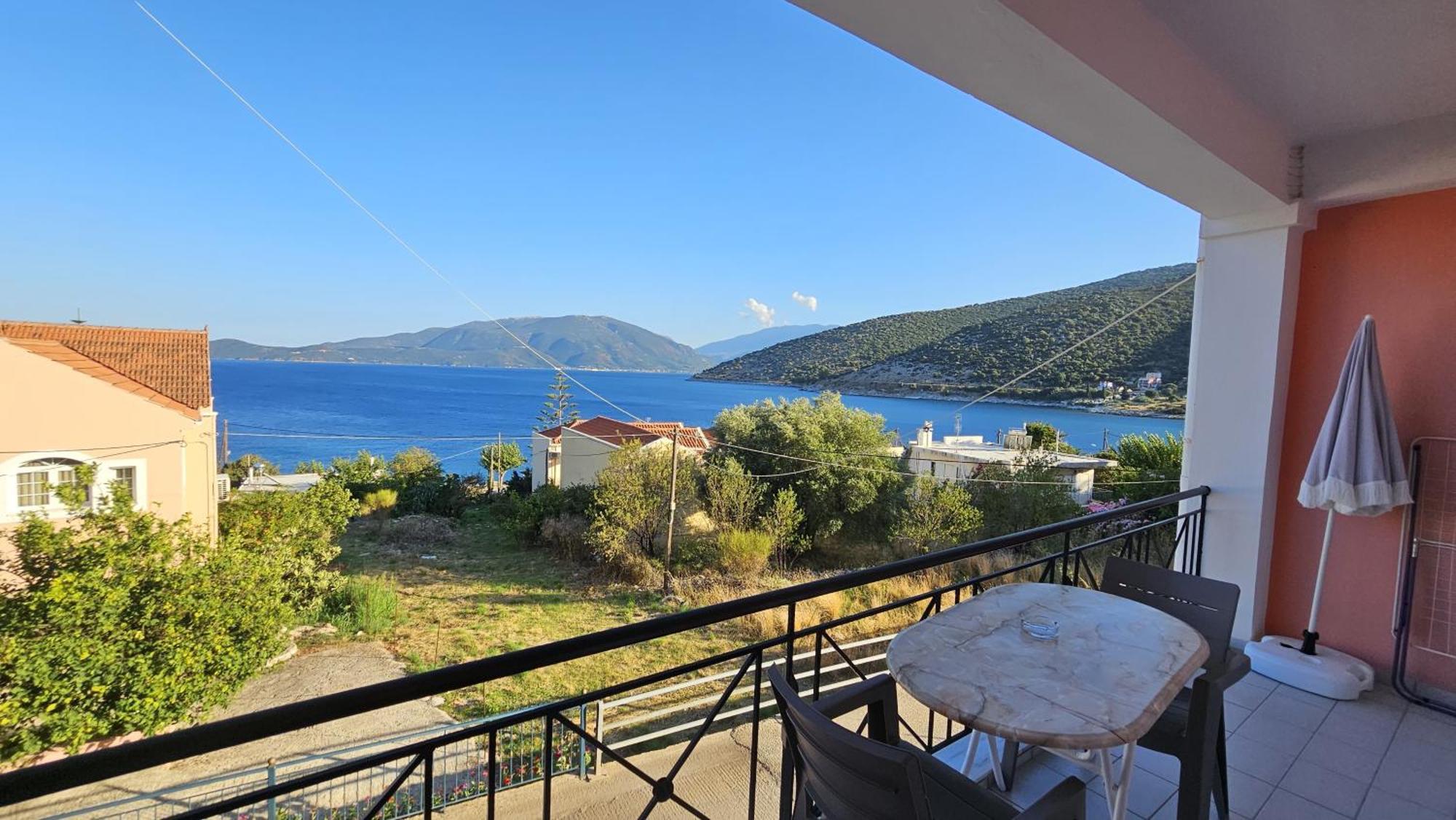 Mema'S Apartment Agia Efimia Bilik gambar